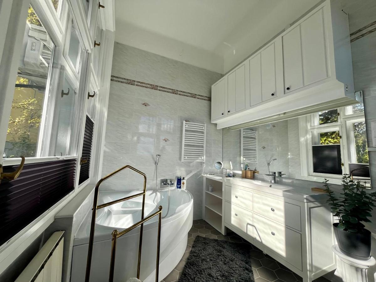 Hillside Luxury Residence Budapest With Free Garage Екстериор снимка